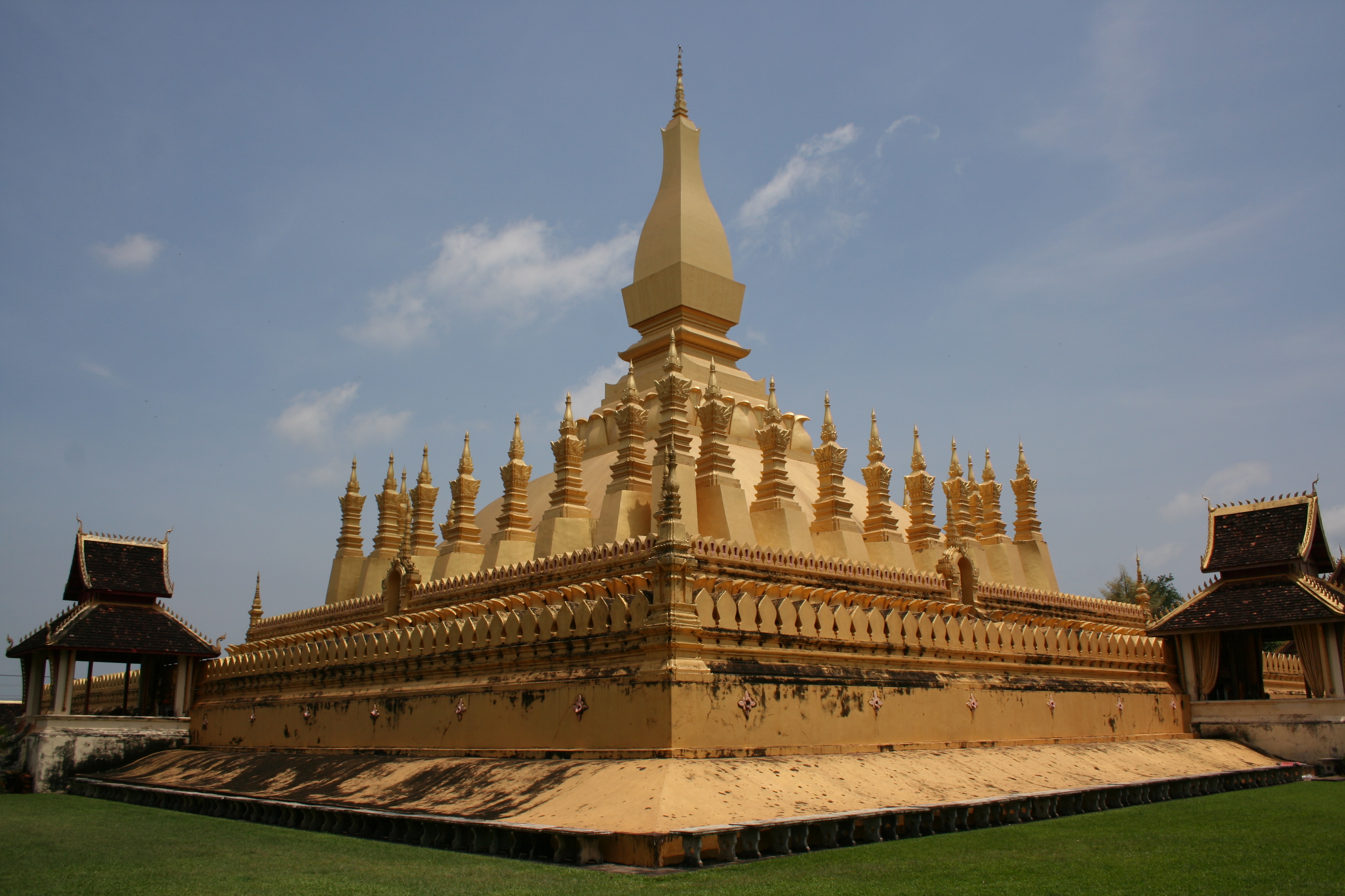 That Luang Stupa © Gabriele Stoia - In Asia Travel