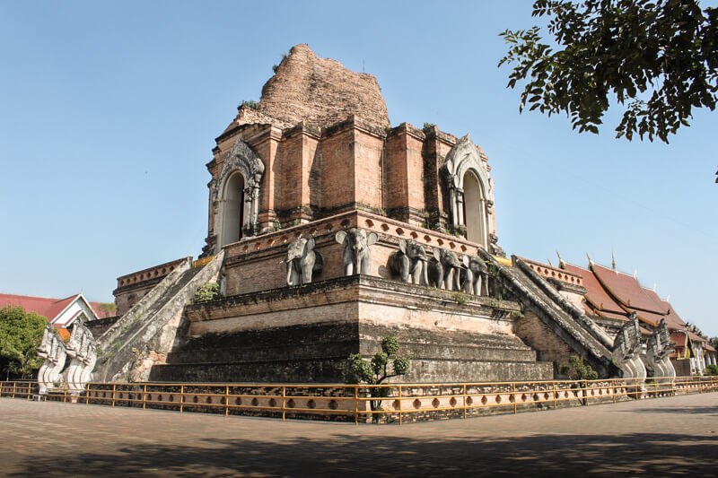 Wat Chedi Luang, uno dei principali templi di Chiang Mai, in Thailandia del Nord