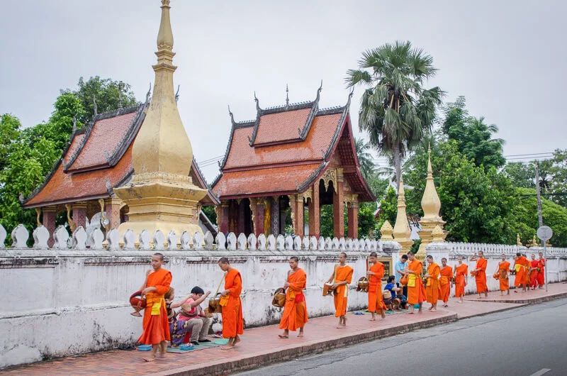 Monaci e templi di Luang Prabang, in Laos