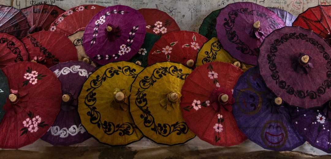 Cosa comprare in Birmania: artigianato, longy, lacche e arazzi del Myanmar