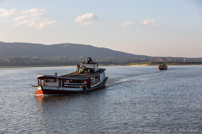Boat trip to Mingun © Gabriele Stoia - In Asia Travel