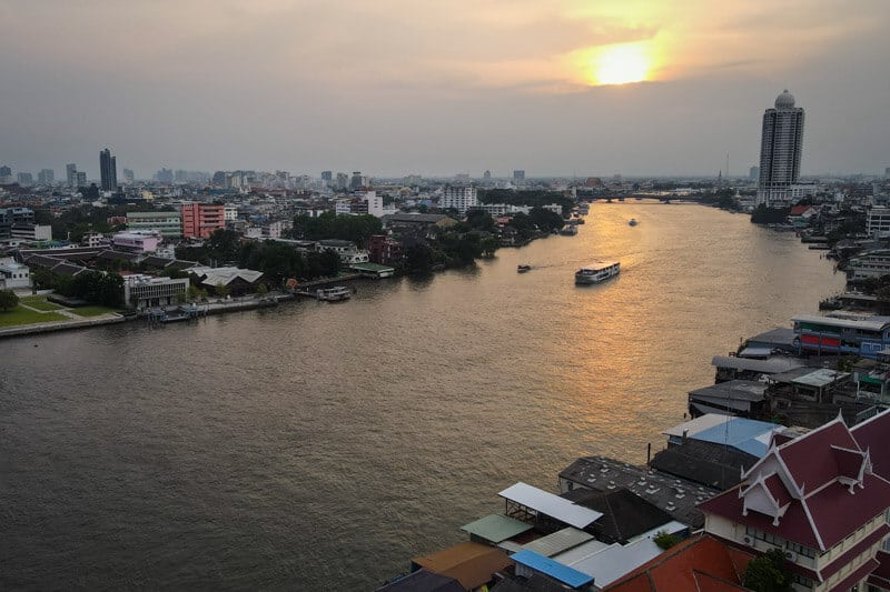 Il fiume Chao Praya, a Bangkok