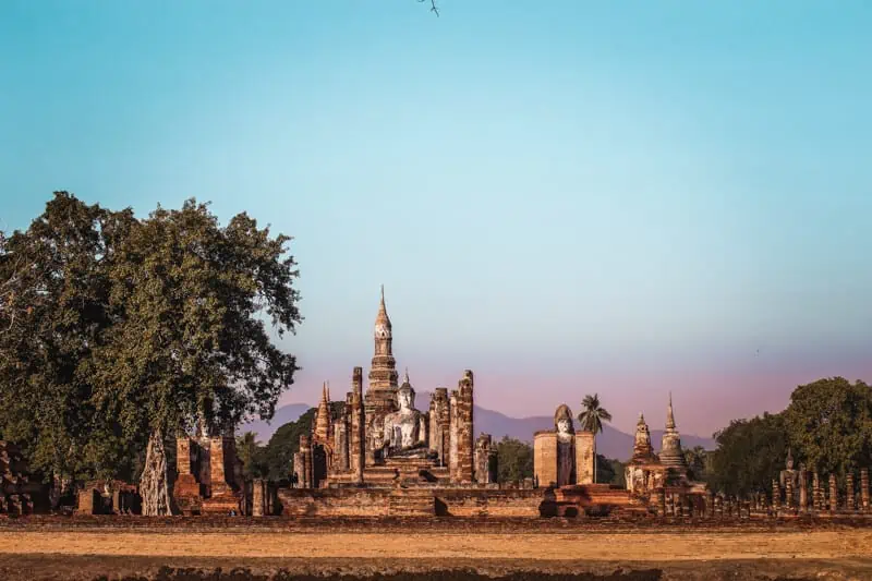 Il parco archeologico di Sukhothai, antica città della Thailandia